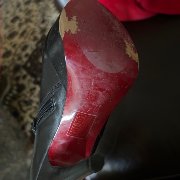 Le chateau stiletto heels - Picture 2 of 2